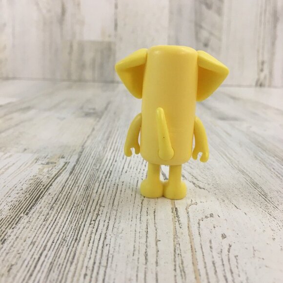 Bluey Friend LUCKY Yellow Lab Dog Replacement Figure Boy Blue NEW - Picture 2 of 6